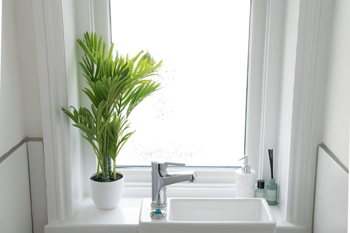 Modern Town Centre Flat - Free Shared Parking, King Size Bed, 5 Minutes Walk To Beach ボーンマス エクステリア 写真