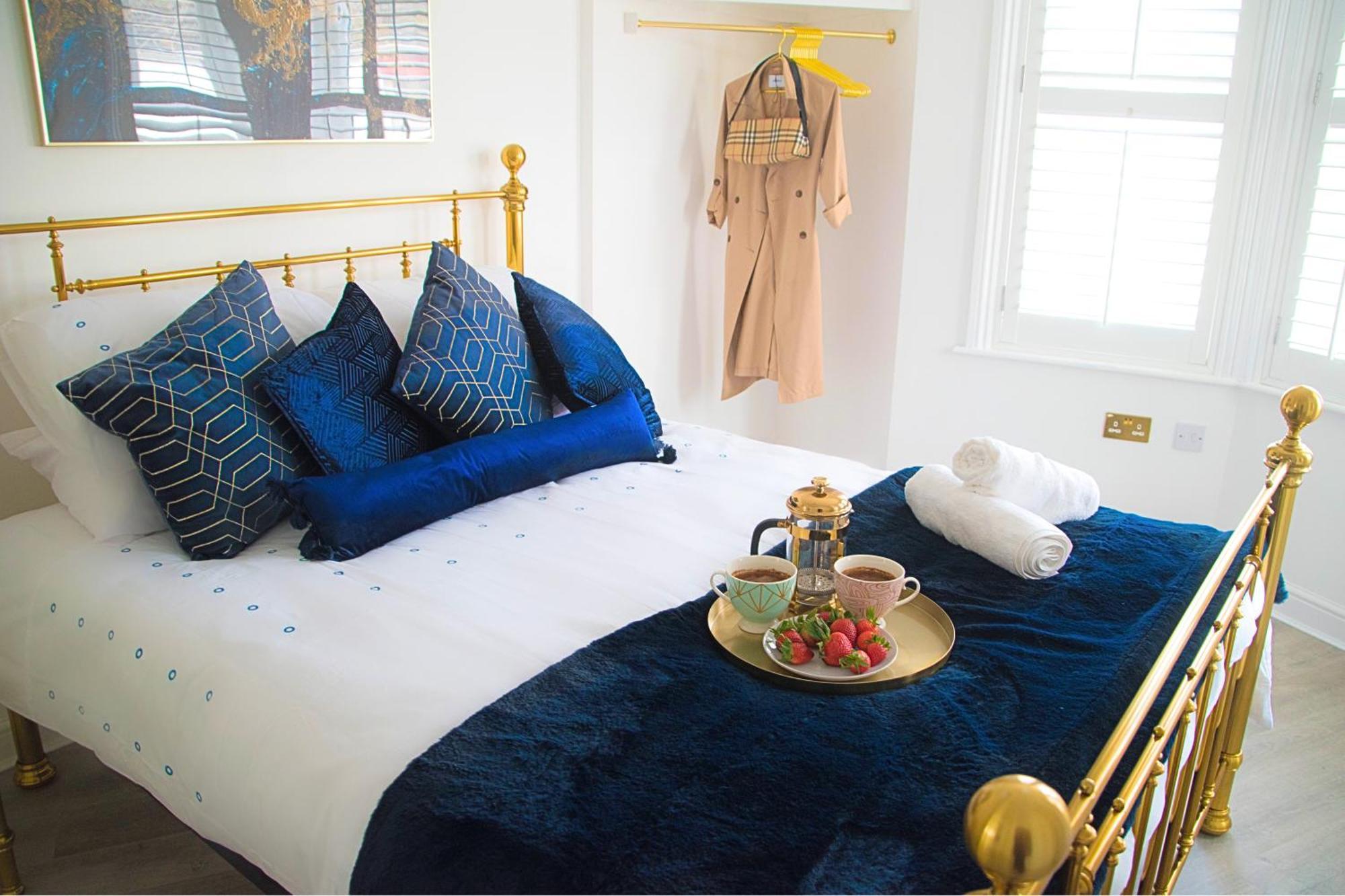 Modern Town Centre Flat - Free Shared Parking, King Size Bed, 5 Minutes Walk To Beach ボーンマス エクステリア 写真