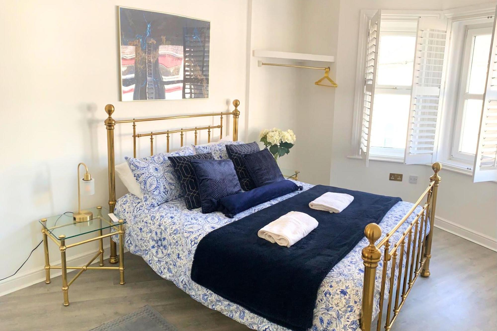 Modern Town Centre Flat - Free Shared Parking, King Size Bed, 5 Minutes Walk To Beach ボーンマス エクステリア 写真